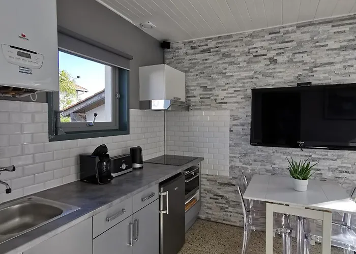 Apartmán T2 3 Etoiles, Agreable Avec Jardin, A Pied *