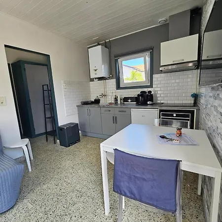 T2 3 Etoiles, Agreable Avec Jardin, A Pied *