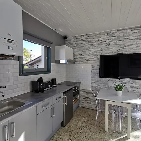 Lägenhet T2 3 Etoiles, Agreable Avec Jardin, A Pied *