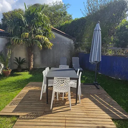 Lägenhet T2 3 Etoiles, Agreable Avec Jardin, A Pied